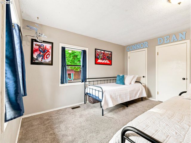 954 LAUREL Ln, Oregon City, OR 97045