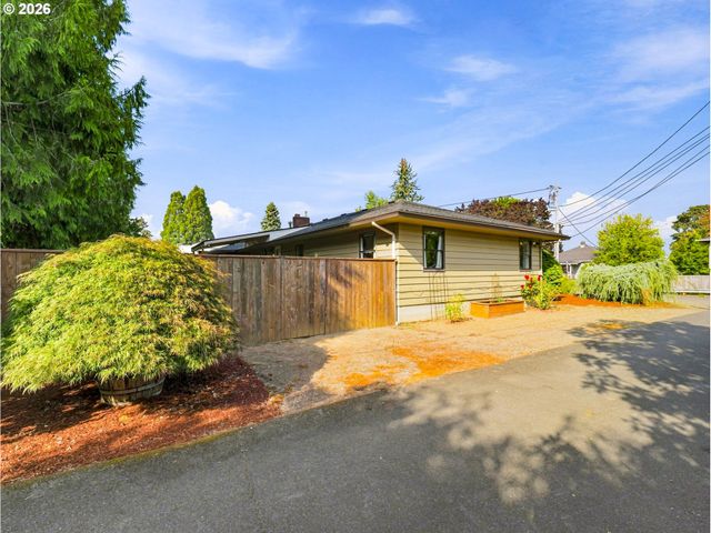 954 LAUREL Ln, Oregon City, OR 97045