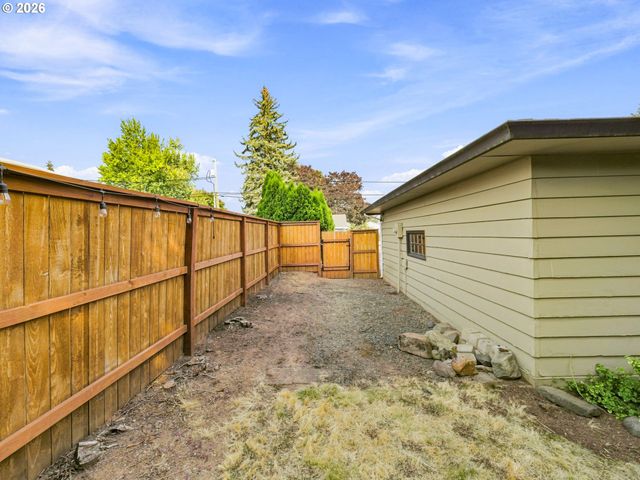 954 LAUREL Ln, Oregon City, OR 97045