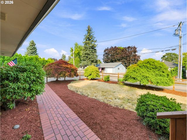 954 LAUREL Ln, Oregon City, OR 97045