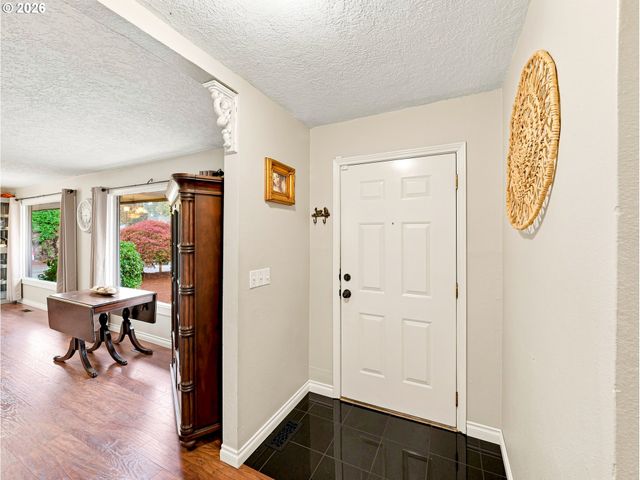 954 LAUREL Ln, Oregon City, OR 97045