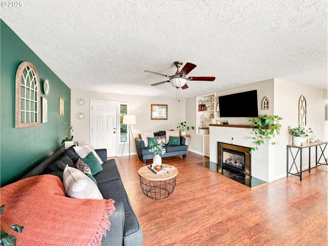 954 LAUREL Ln, Oregon City, OR 97045