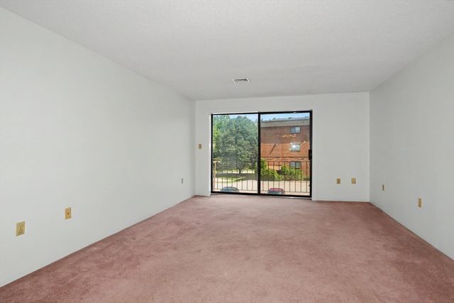 181 Littleton Rd 211, Chelmsford, MA 01824