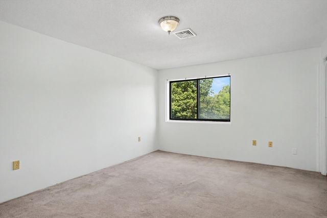 181 Littleton Rd 211, Chelmsford, MA 01824
