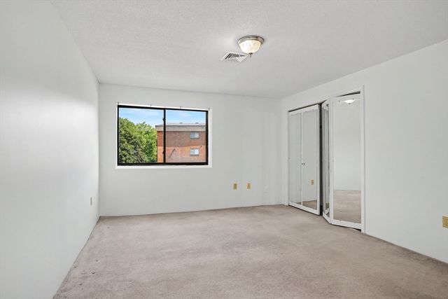 181 Littleton Rd 211, Chelmsford, MA 01824
