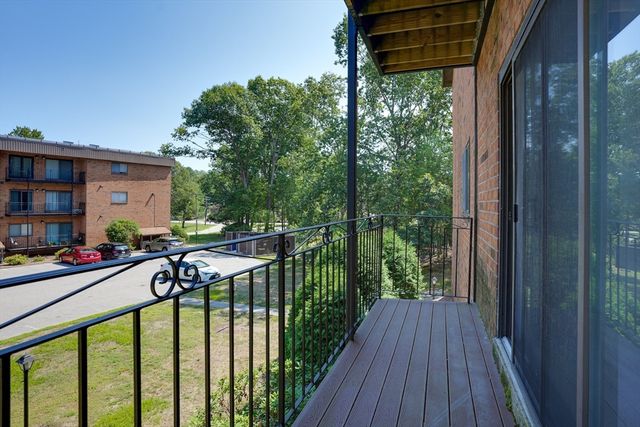 181 Littleton Rd 211, Chelmsford, MA 01824