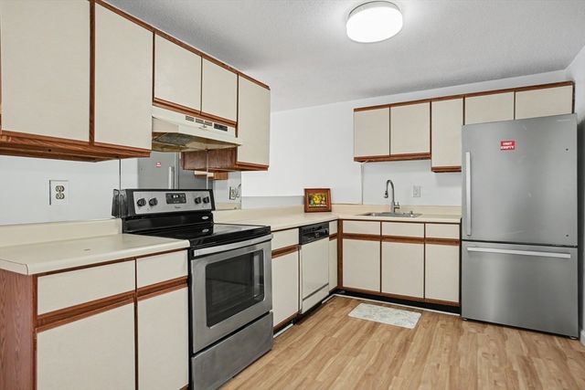 181 Littleton Rd 211, Chelmsford, MA 01824