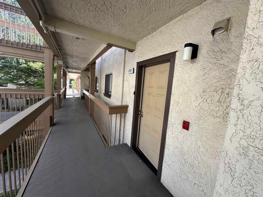 1222 S Villa Way, Walnut Creek, CA 94595