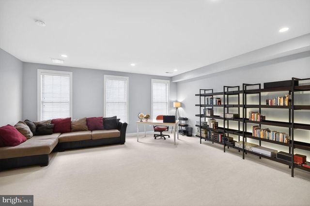 43173 CLARENDON SQ, Ashburn, VA 20148