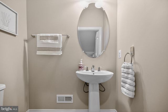 43173 CLARENDON SQ, Ashburn, VA 20148