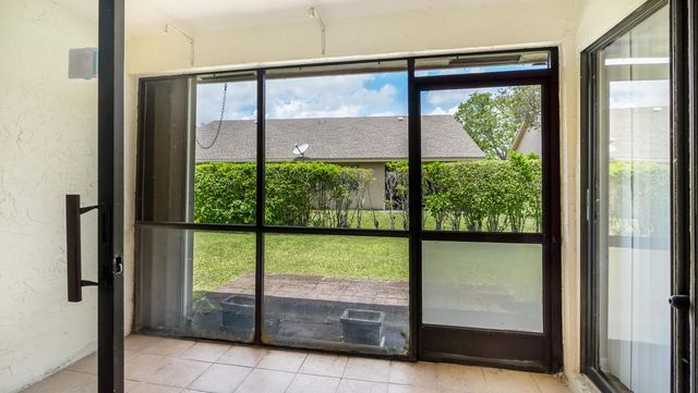 9663 NW 76th Street, Tamarac, FL 33321