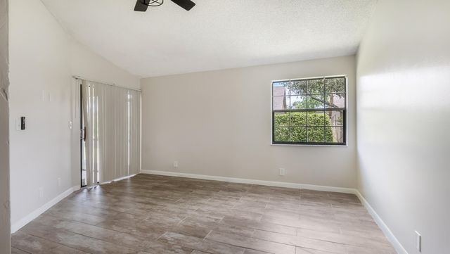 9663 NW 76th Street, Tamarac, FL 33321