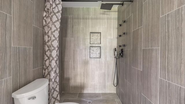 9663 NW 76th Street, Tamarac, FL 33321