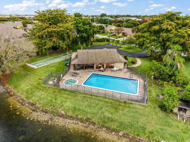 9663 NW 76th Street, Tamarac, FL 33321