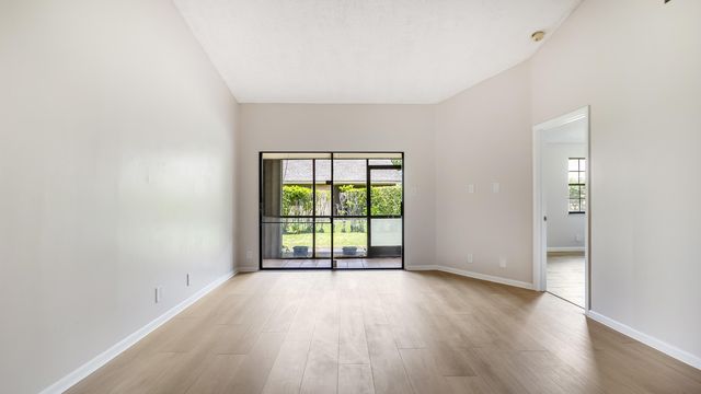 9663 NW 76th Street, Tamarac, FL 33321