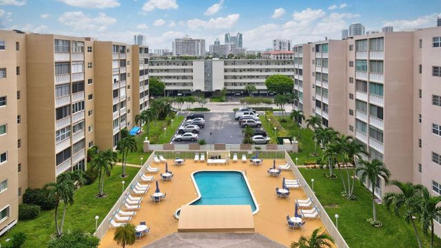 500 NE 12th Avenue 701, Hallandale Beach, FL 33009