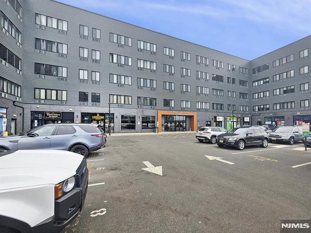 1 Flagship Street 319, Bayonne, NJ 07002