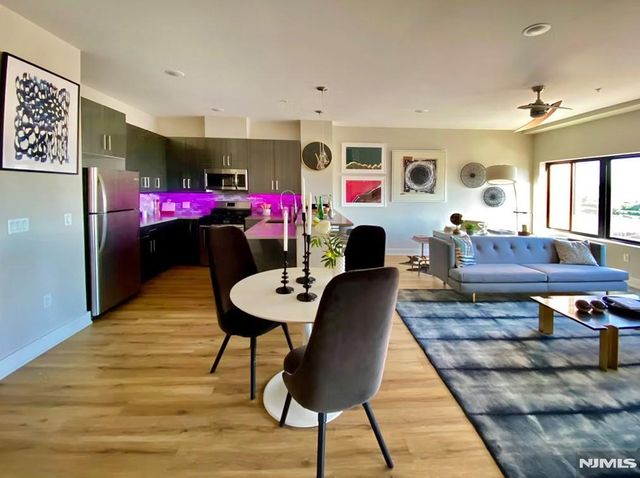 1 Flagship Street 319, Bayonne, NJ 07002