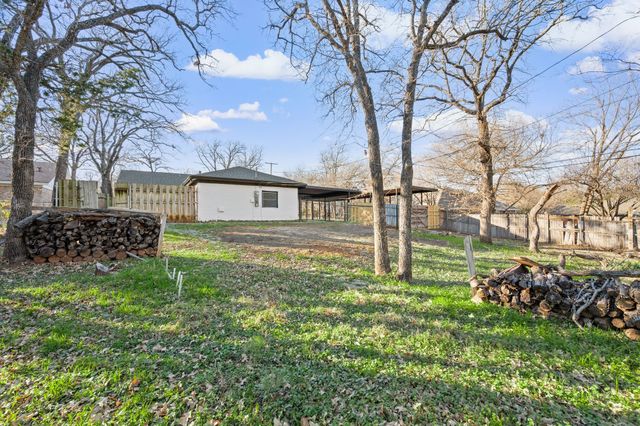 420 Twin Creek Drive, Hurst, TX 76053