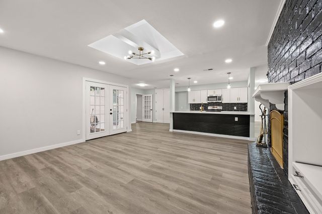 420 Twin Creek Drive, Hurst, TX 76053