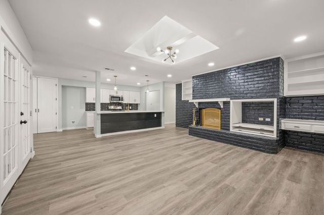 420 Twin Creek Drive, Hurst, TX 76053