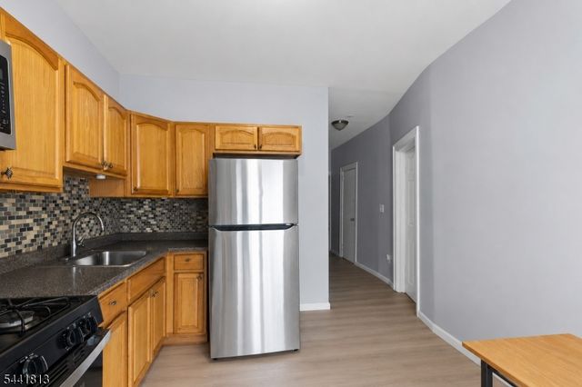 18 Stevens Ave, Jersey City, NJ 07305