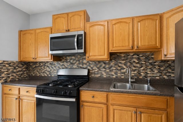 18 Stevens Ave, Jersey City, NJ 07305
