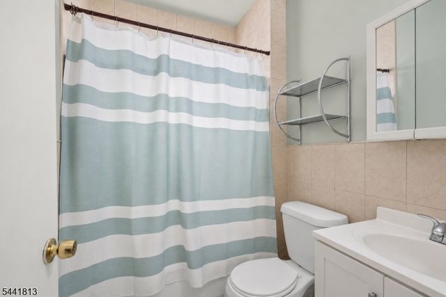 18 Stevens Ave, Jersey City, NJ 07305