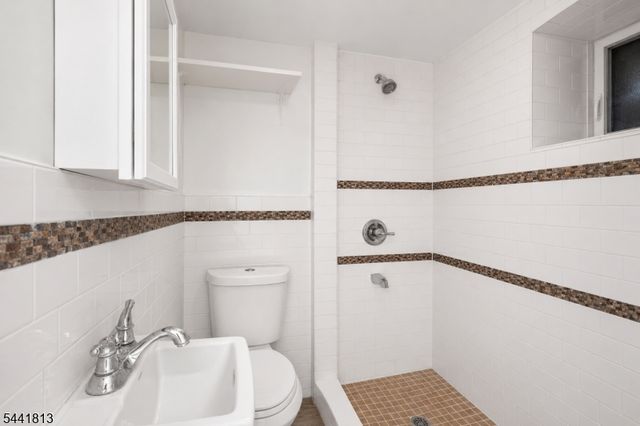 18 Stevens Ave, Jersey City, NJ 07305