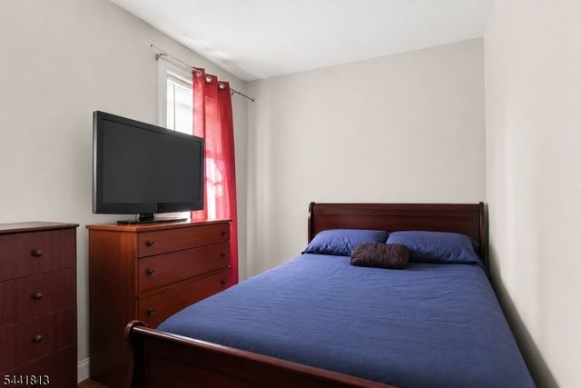18 Stevens Ave, Jersey City, NJ 07305