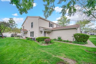 1193 E Barberry Lane B, Palatine, IL 60074