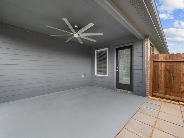 2231 Silver Dove Lane, Conroe, TX 77301