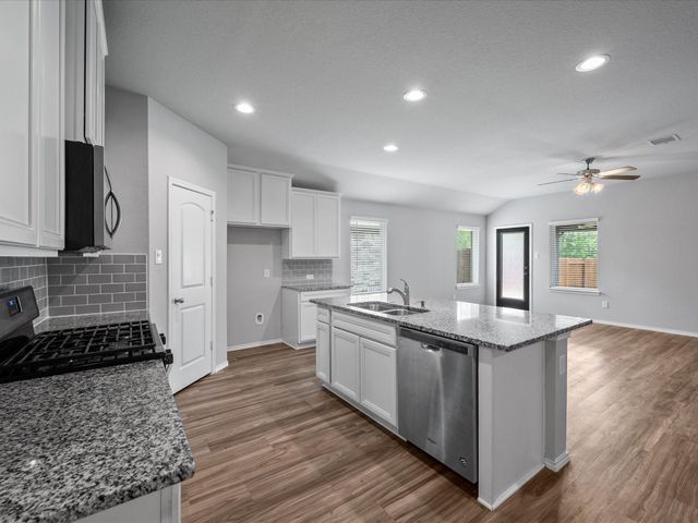 2231 Silver Dove Lane, Conroe, TX 77301