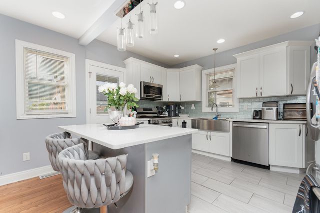 7526 Harrison Avenue, Forest Park, IL 60130