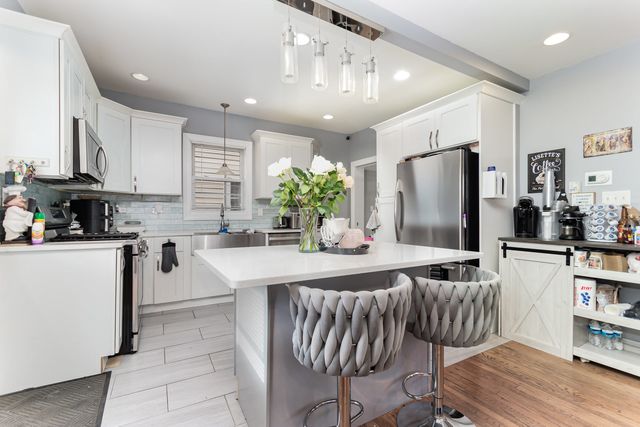 7526 Harrison Avenue, Forest Park, IL 60130