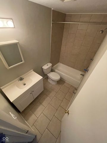 620 Brewer Place, Greenwood, IN 46142