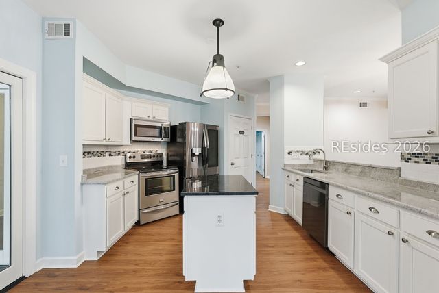 4 Indigo Run Dr Apt 722, Hilton Head Island, SC 29926