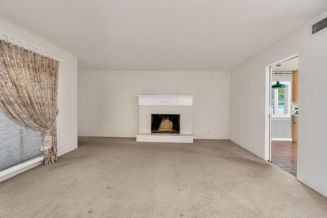 1502 Paradise Lane, Los Banos, CA 93635