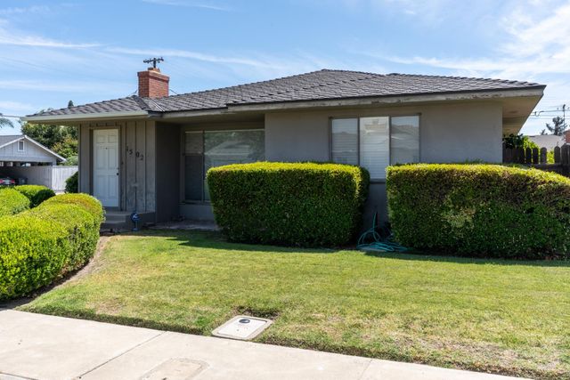 1502 Paradise Lane, Los Banos, CA 93635