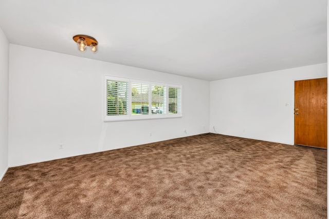 1502 Paradise Lane, Los Banos, CA 93635