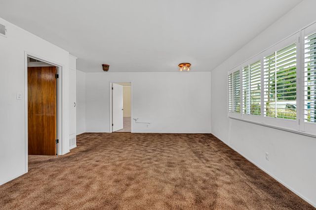 1502 Paradise Lane, Los Banos, CA 93635