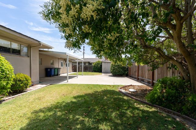 1502 Paradise Lane, Los Banos, CA 93635