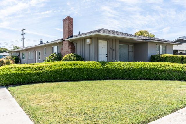 1502 Paradise Lane, Los Banos, CA 93635