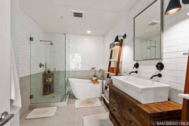 1050 Island AVE 415, San Diego, CA 92101