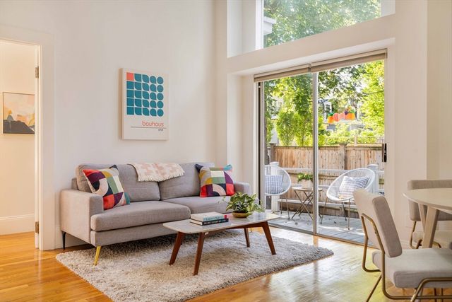22 Bigelow Street 1C, Cambridge, MA 02139
