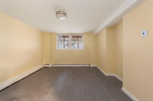 9141 195th Street, Hollis, NY 11423