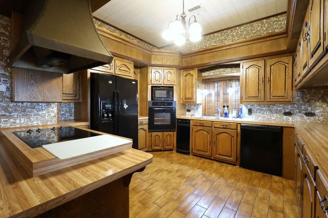 4113 Country Dr, Bourg, LA 70343