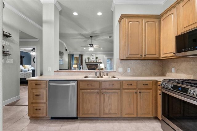 4238 Chisholm Trail, Santa Fe, TX 77510