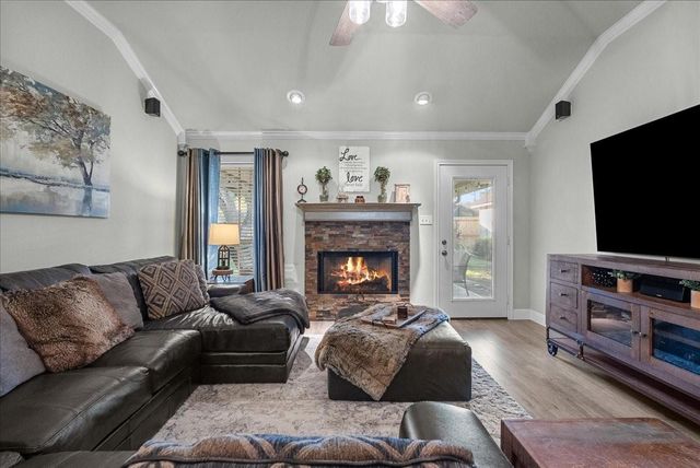 4238 Chisholm Trail, Santa Fe, TX 77510