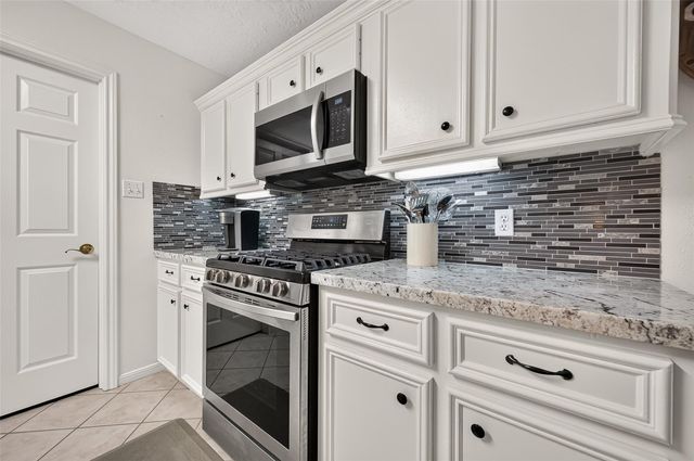 165 April Cove, Montgomery, TX 77356